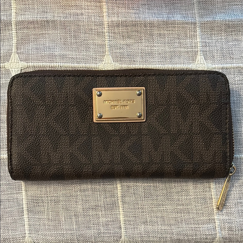 Michael Kors Logo Zip Around Wallet